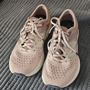New Balance Freah Foam 1080 - Size 9.5 Wide